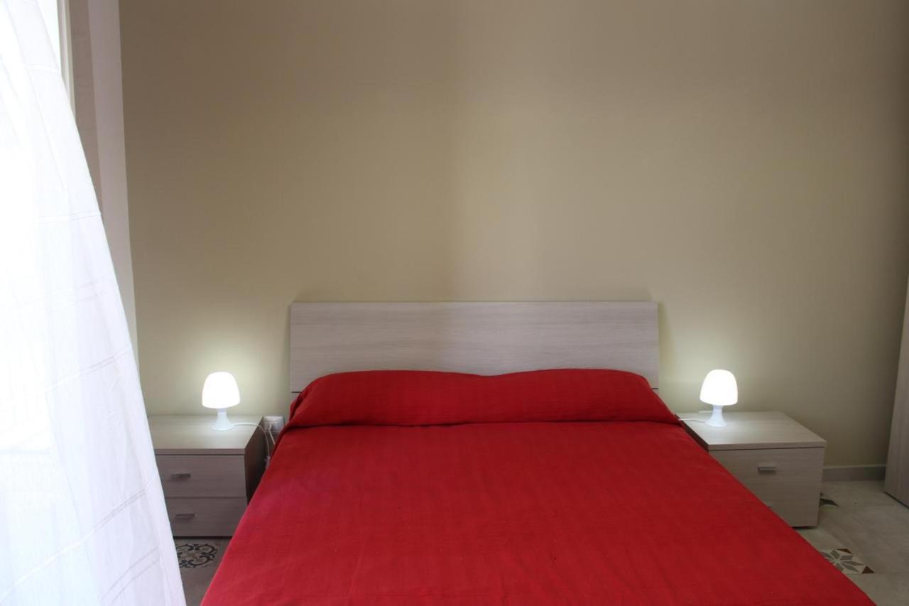 Ferienwohnung La Stanza Vicino Al Mare , Una Camera Da Letto E Bagno Con Balcone Vista Mare Balestrate Exterior foto
